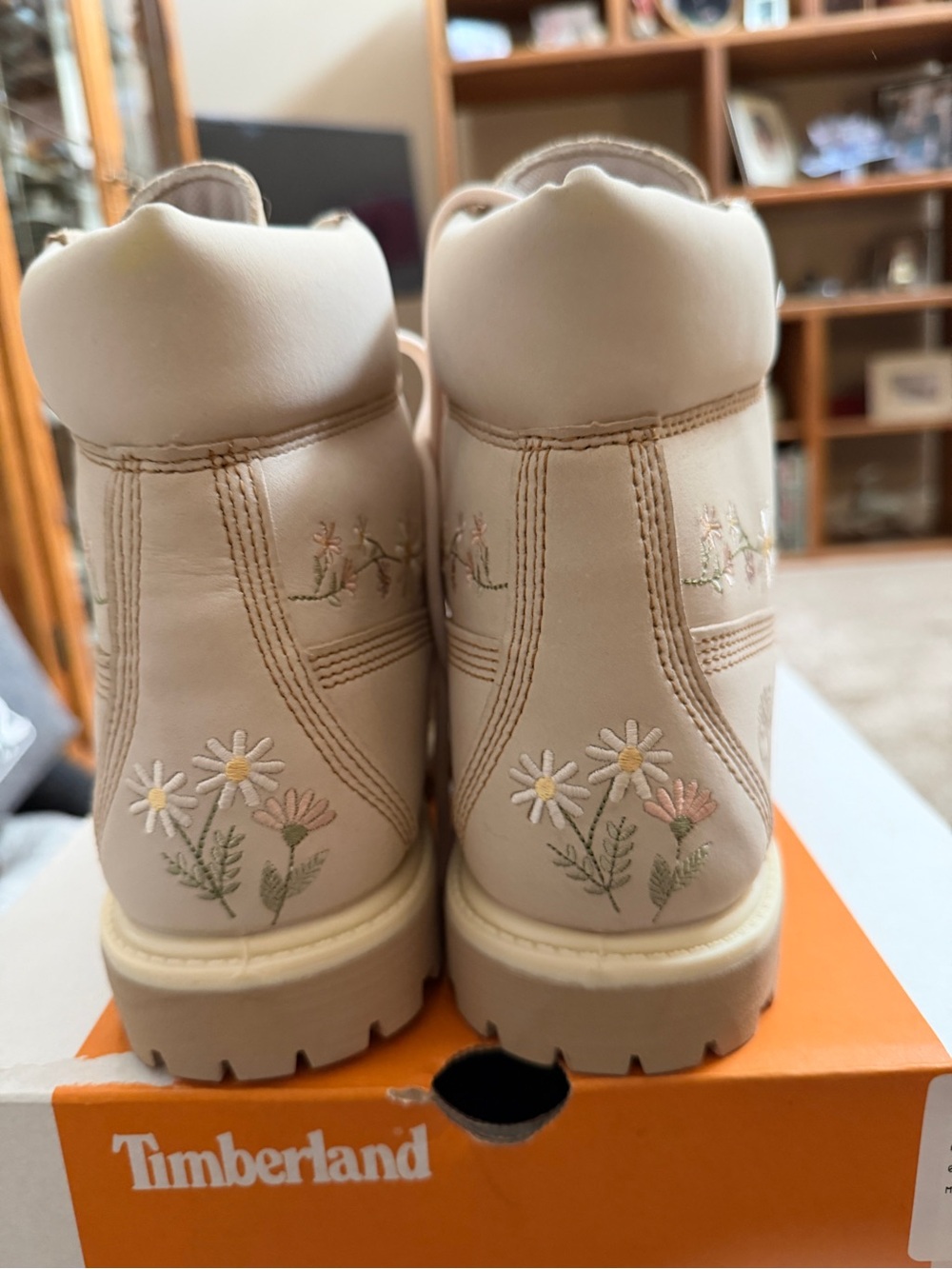 Timberland Women's Light Beige Floral Lace-Up Boots - Picture 5 of 6